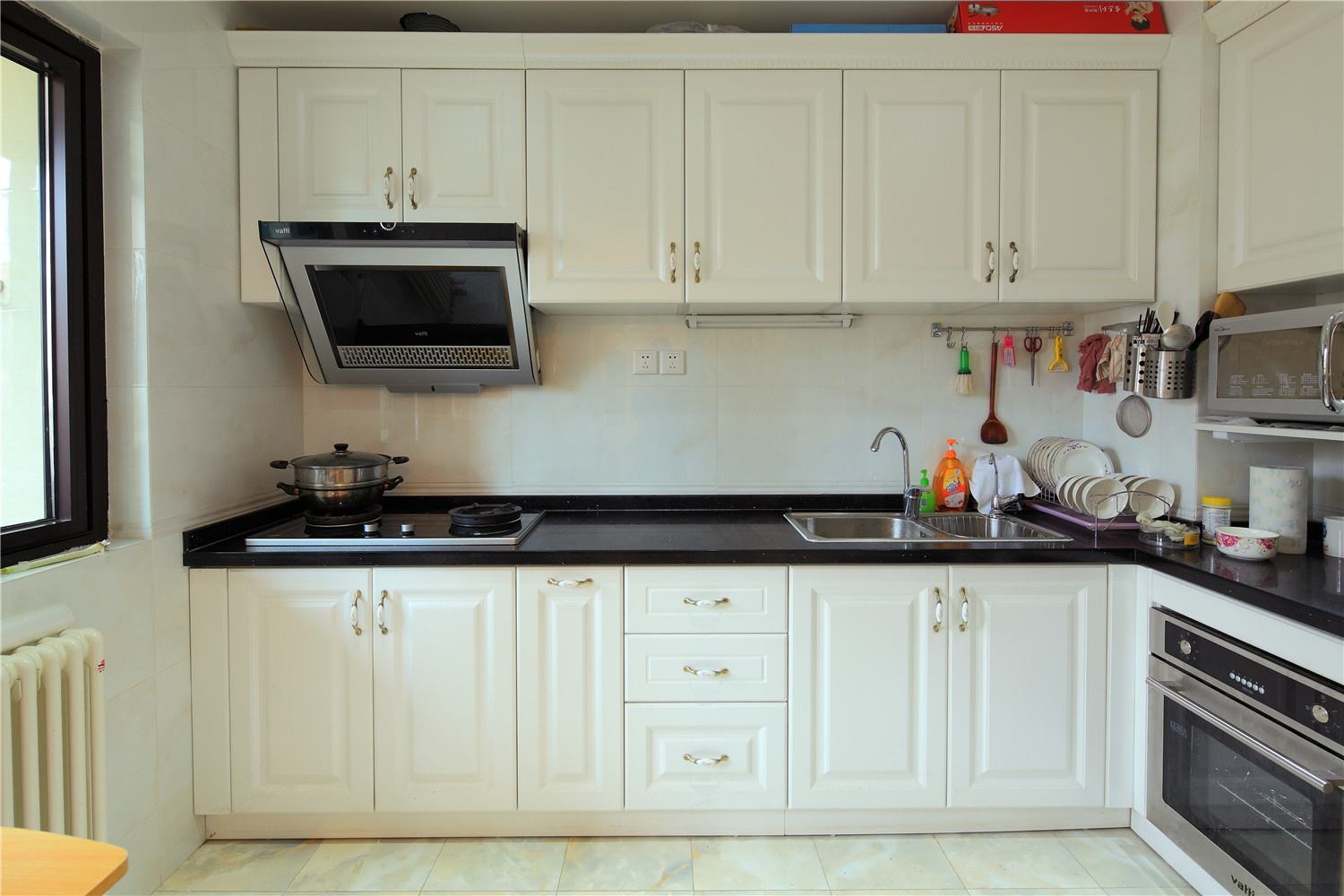 简欧大三居白色厨房设计效果图