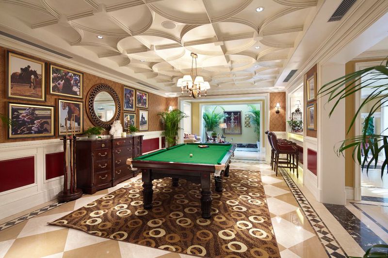 豪华欧式风格别墅室内休闲区吊顶设计欣赏图