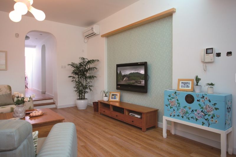 原木田园复古混搭客厅沙发背景墙 原木田园复古混搭客厅沙发背景墙