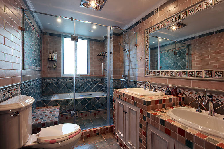 温馨复古美式卫生间腰线设计装潢效果图