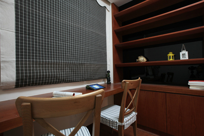简洁质朴混搭书房百叶窗效果图 简洁质朴混搭书房百叶窗效果图