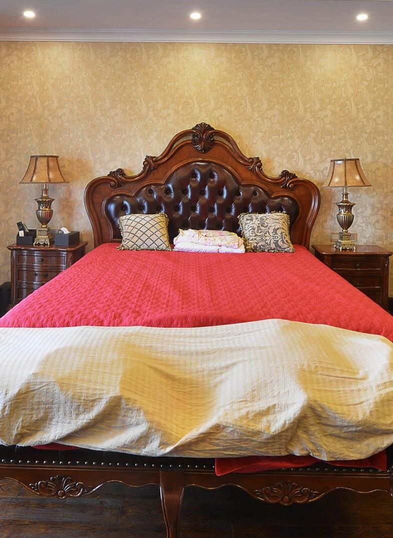 经典美式风格卧室实木床效果图