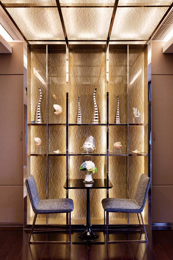 现代奢华金色系别墅局部展示柜效果图