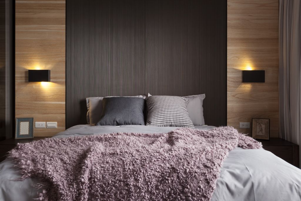 后现代风卧室壁灯设计