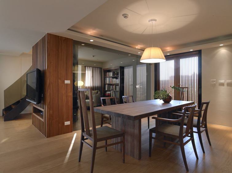 质朴美式风格餐厅实木餐桌椅装饰效果图