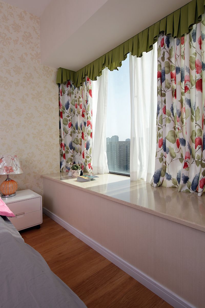 小清新田园风卧室飘窗窗帘效果图