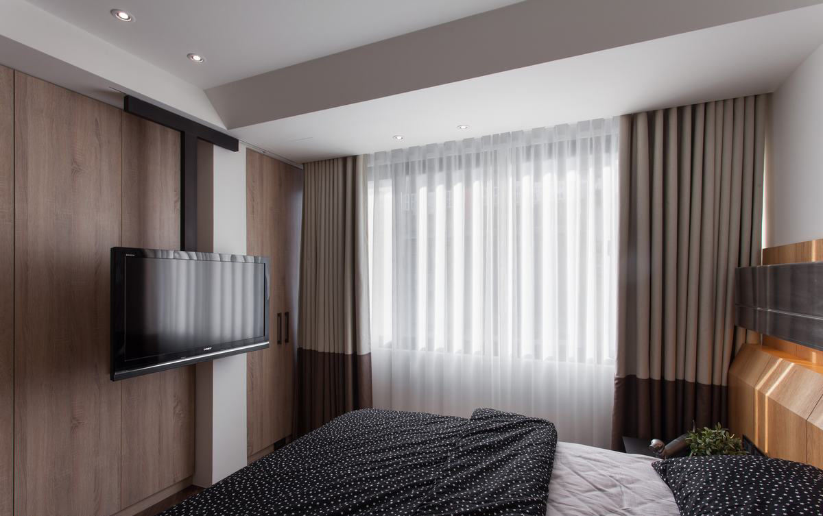 现代简约卧室 实木电视背景墙设计 - 效果图