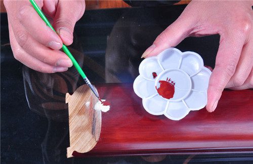 家具油漆修补方法 让家具焕然一新 - 翻新攻略