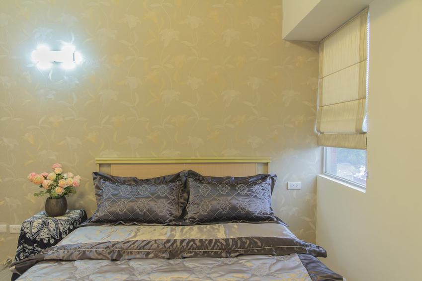 优雅现代卧室壁灯设计 - 效果图