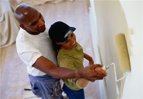 墙面油漆施工工序 打造超完美的墙面 - 翻新攻略