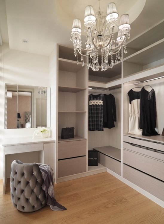 现代简约装修衣帽间水晶吊灯装饰图片 - 效果图