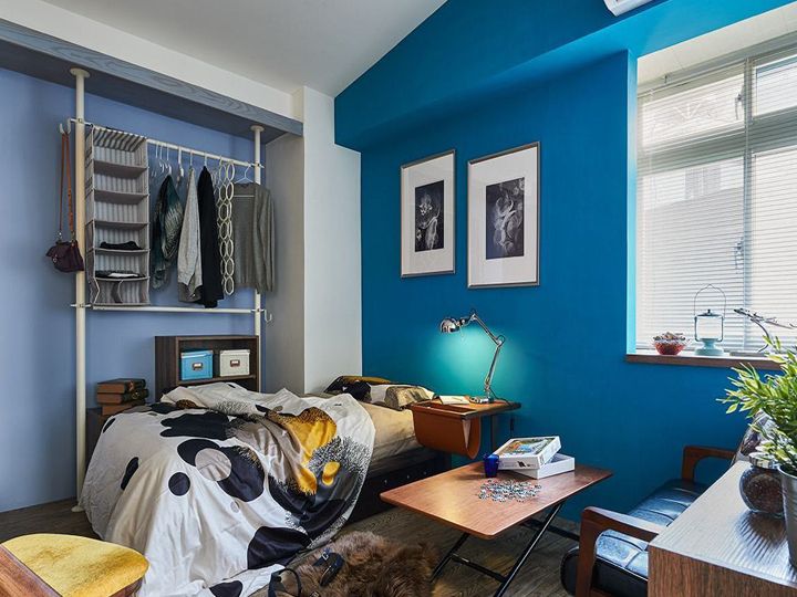 后现代工业风格小户型卧室简易衣架装饰图 - 效果图