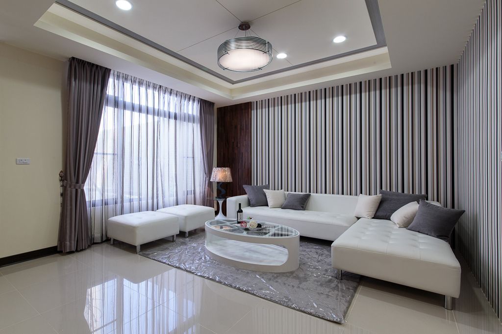 宜家客厅竖条墙纸装饰图 - 效果图