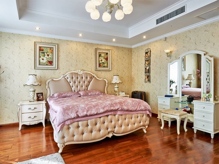 浪漫华贵中西混搭卧室装饰效果图