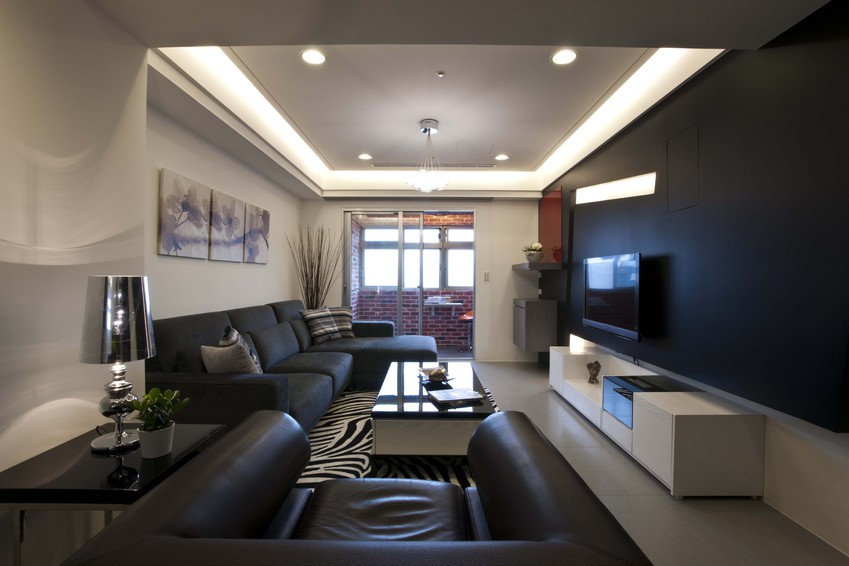 黑白现代客厅吊顶效果图